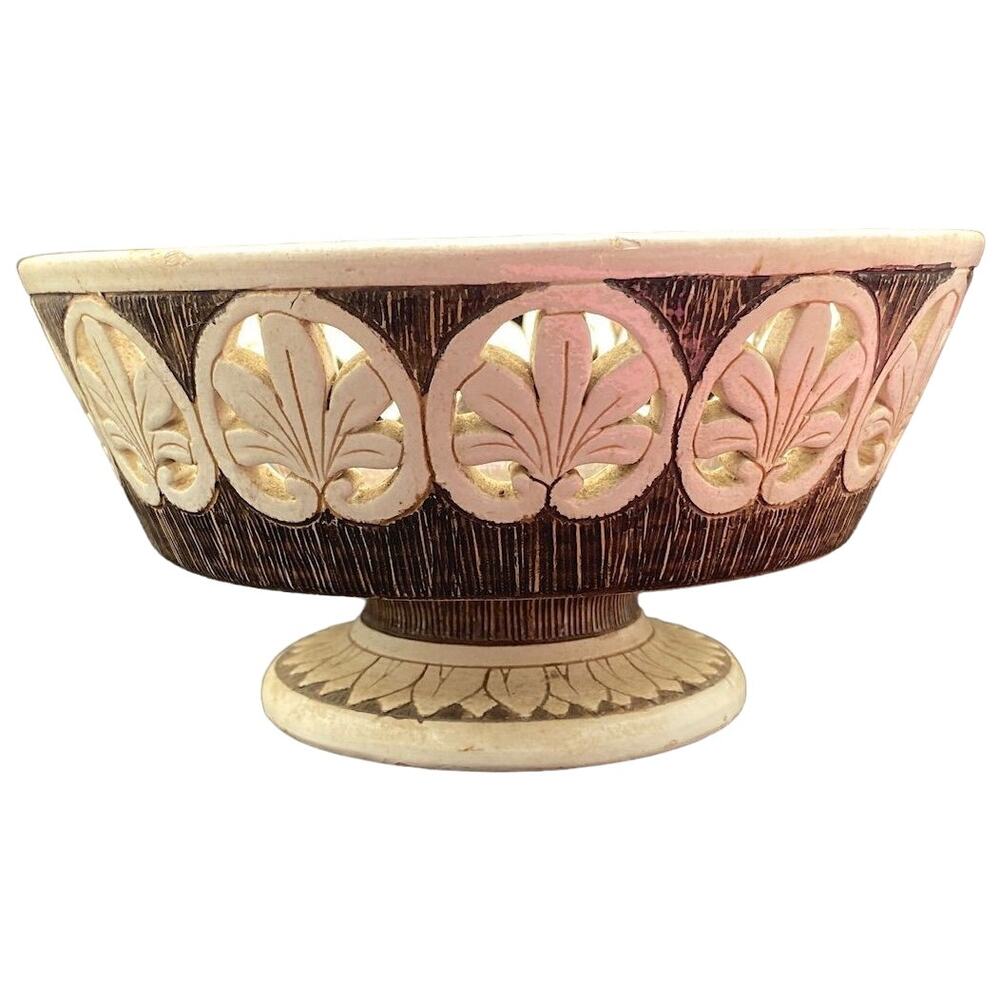 Vintage Maioliche Deruta porcelain decorative bowl with openwork decoration